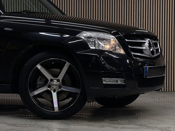 Mercedes-Benz GLK220 4 of 25