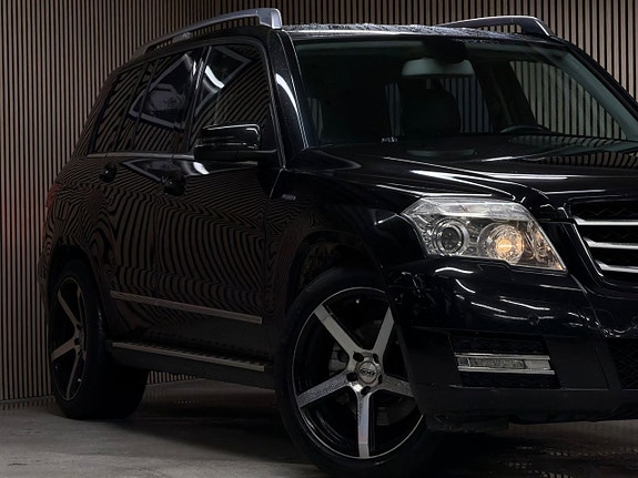 Mercedes-Benz GLK220 3 of 25