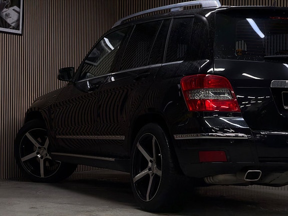 Mercedes-Benz GLK220 10 of 25