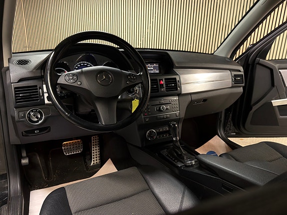 Mercedes-Benz GLK220 15 of 25