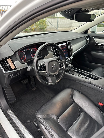 Volvo V90 Cross Country 14 of 14