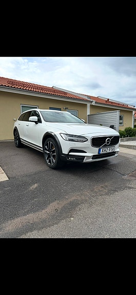 Volvo V90 Cross Country 3 of 14