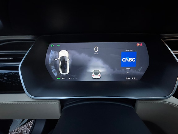 Tesla Model S 7 of 7