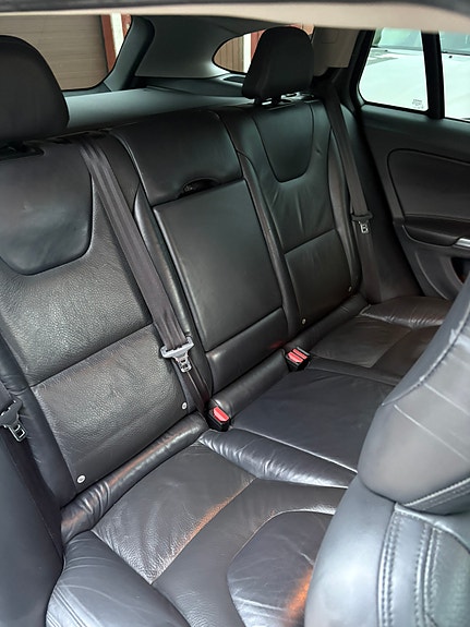 Volvo V60 8 of 9