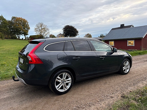 Volvo V60 4 of 9