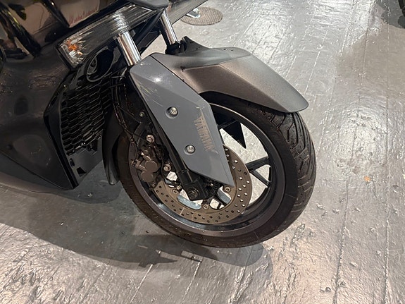 Yamaha XMAX 300 Tech Max 8 of 8