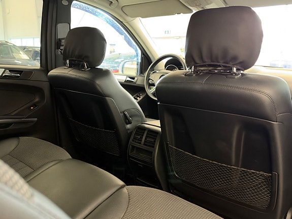 Mercedes-Benz ML 320 15 of 25