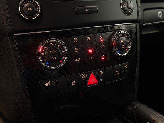 Mercedes-Benz ML 320 22 of 25