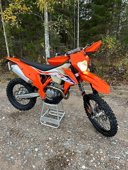 KTM EXC 250-F 2 of 3