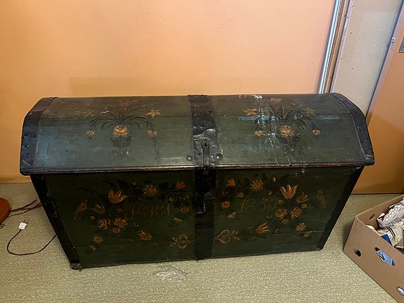 Product image 1 of 3