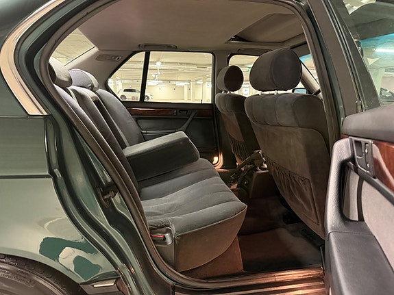BMW 735iL 12 of 24