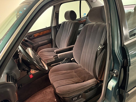 BMW 735iL 16 of 24