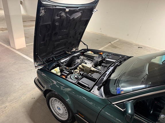 BMW 735iL 21 of 24