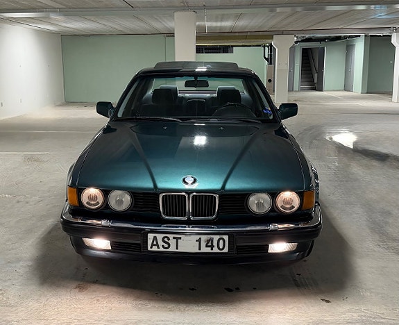 BMW 735iL 8 of 24