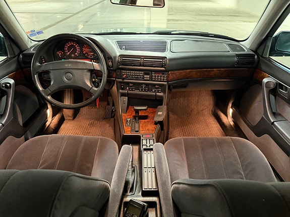 BMW 735iL 17 of 24