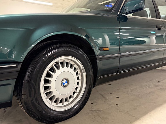 BMW 735iL 9 of 24
