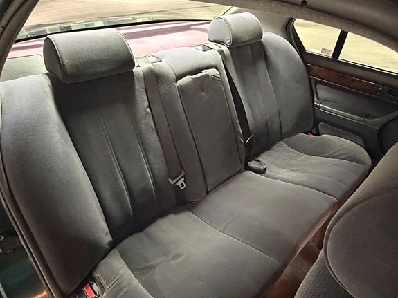 BMW 735iL 13 of 24