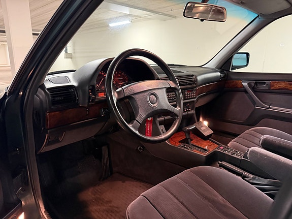 BMW 735iL 18 of 24