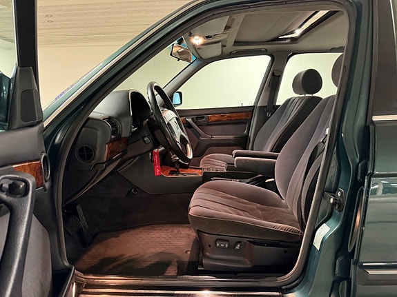 BMW 735iL 15 of 24