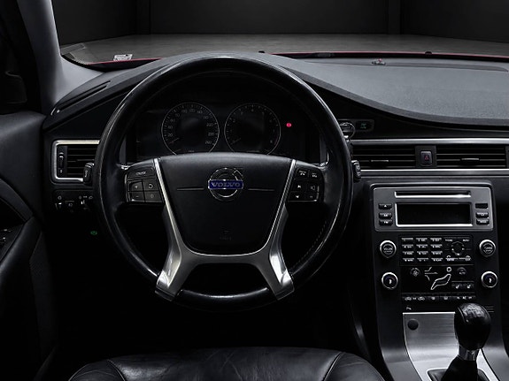 Volvo V70 17 of 27