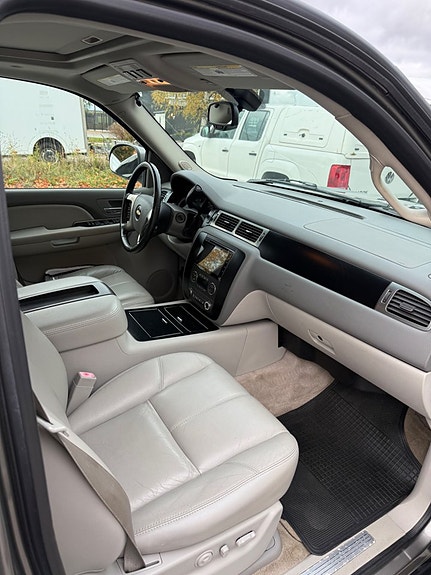 Chevrolet Tahoe 5 of 13