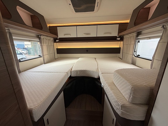 Knaus L!VE Wave 700 MEG AUTOMAT! Långbäddar & taksäng! 3500kg - B-kort AC i bodel! Stort garage! 10 of 22