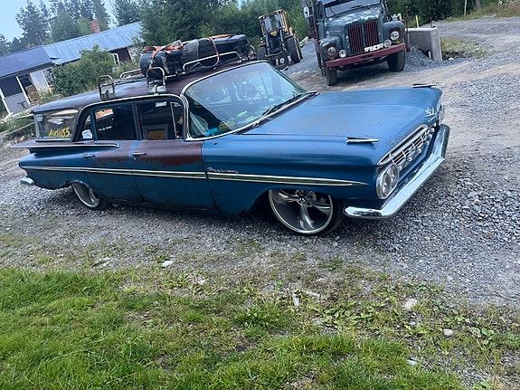 Chevrolet 2 of 14