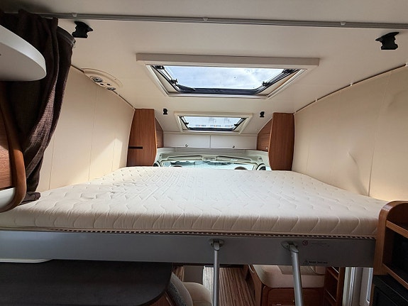Adria Matrix Plus M 670 SC (150HK) Queensbed & taksäng! 5 bältade! Vinteranpassad! 12V takfläkt! Stort garage! 17 of 19
