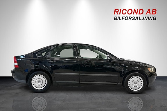 Volvo S40 2 of 18