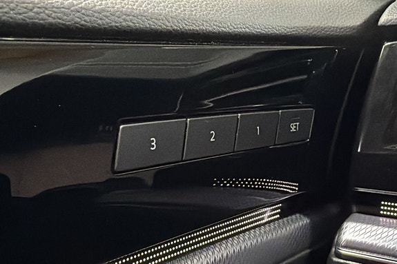 Volkswagen Touareg 18 of 30