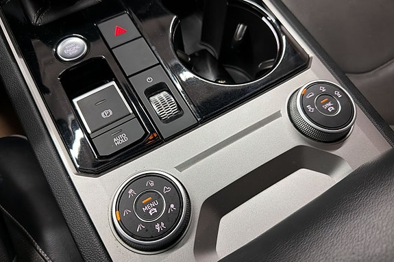 Volkswagen Touareg 19 of 30