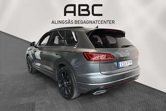Volkswagen Touareg 3 of 30