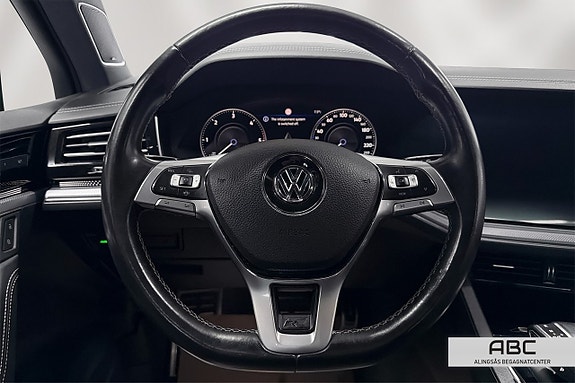 Volkswagen Touareg 17 of 30