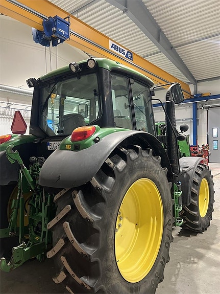 John Deere 6125M 3 of 6