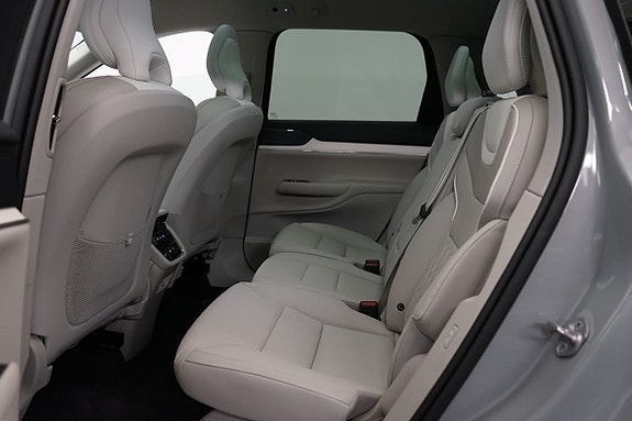 Volvo EX90 7 of 21