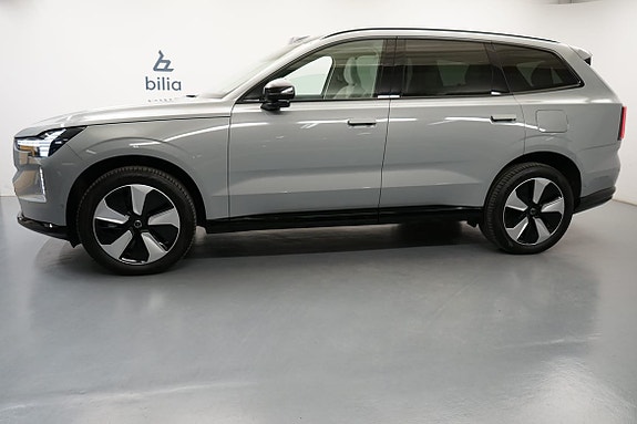 Volvo EX90 2 of 21