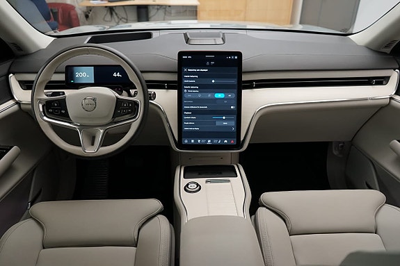Volvo EX90 6 of 21