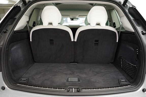 Volvo EX90 8 of 21