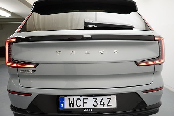 Volvo EX90 18 of 21