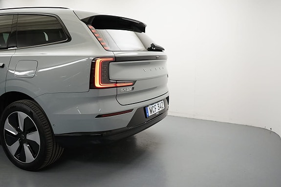 Volvo EX90 3 of 21
