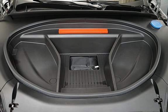 Volvo EX90 10 of 21