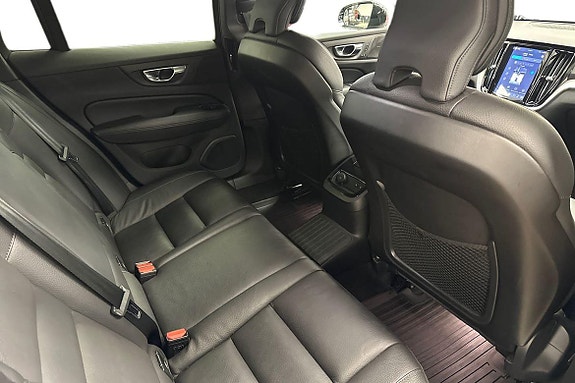 Volvo V60 22 of 28