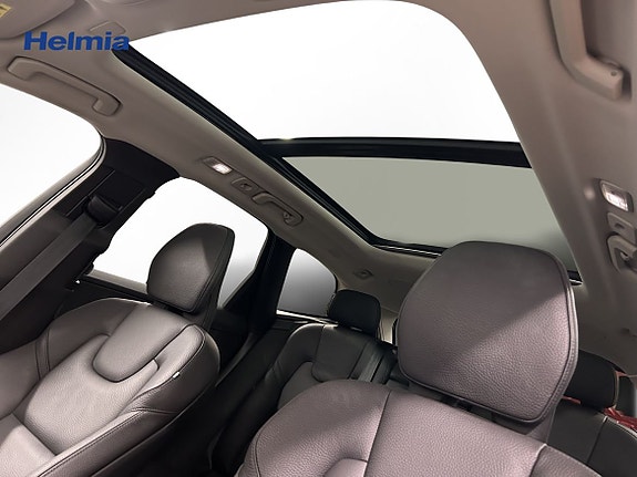 Volvo XC60 14 of 18