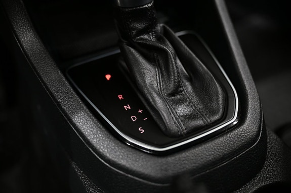 Volkswagen Caddy Maxi 21 of 26