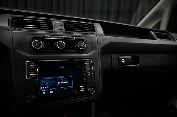 Volkswagen Caddy Maxi 22 of 26