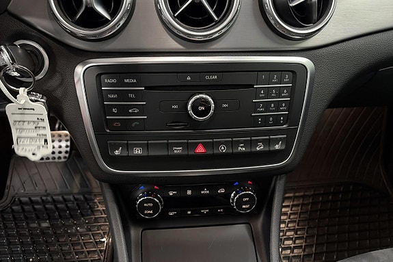 Mercedes-Benz GLA 220 d 17 of 21