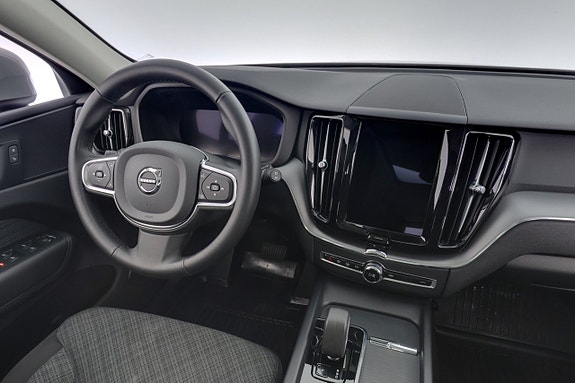 Volvo XC60 15 of 28