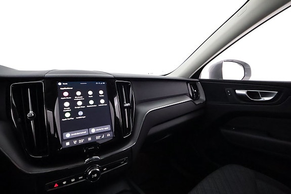 Volvo XC60 23 of 28