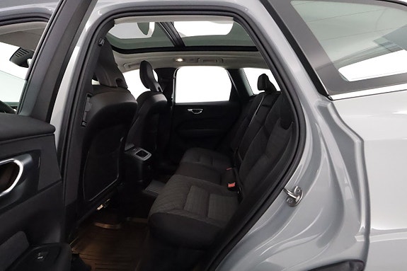 Volvo XC60 12 of 28