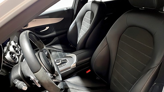 Mercedes-Benz 300 C 8 of 13